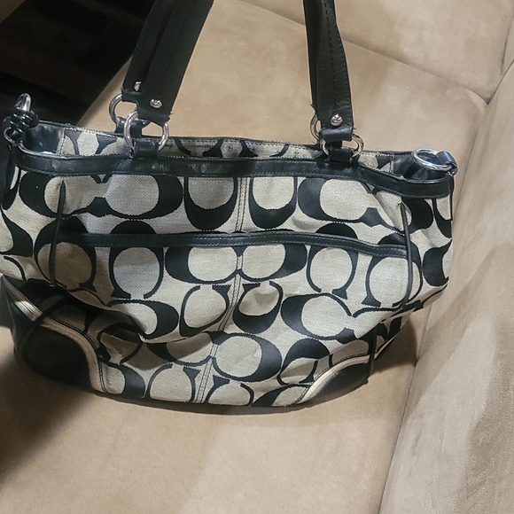 Coach purse - Picture 2 of 6